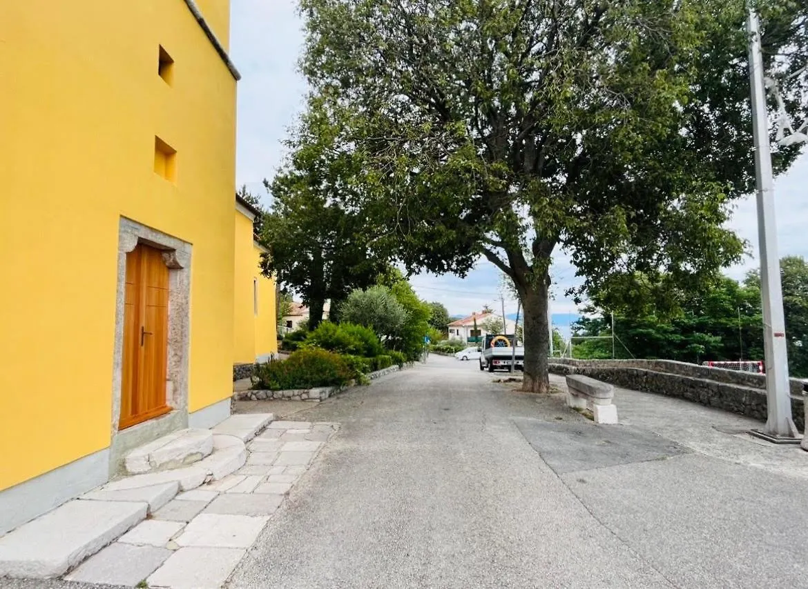 Apartment Tom Dramalj 0*,  Croatia