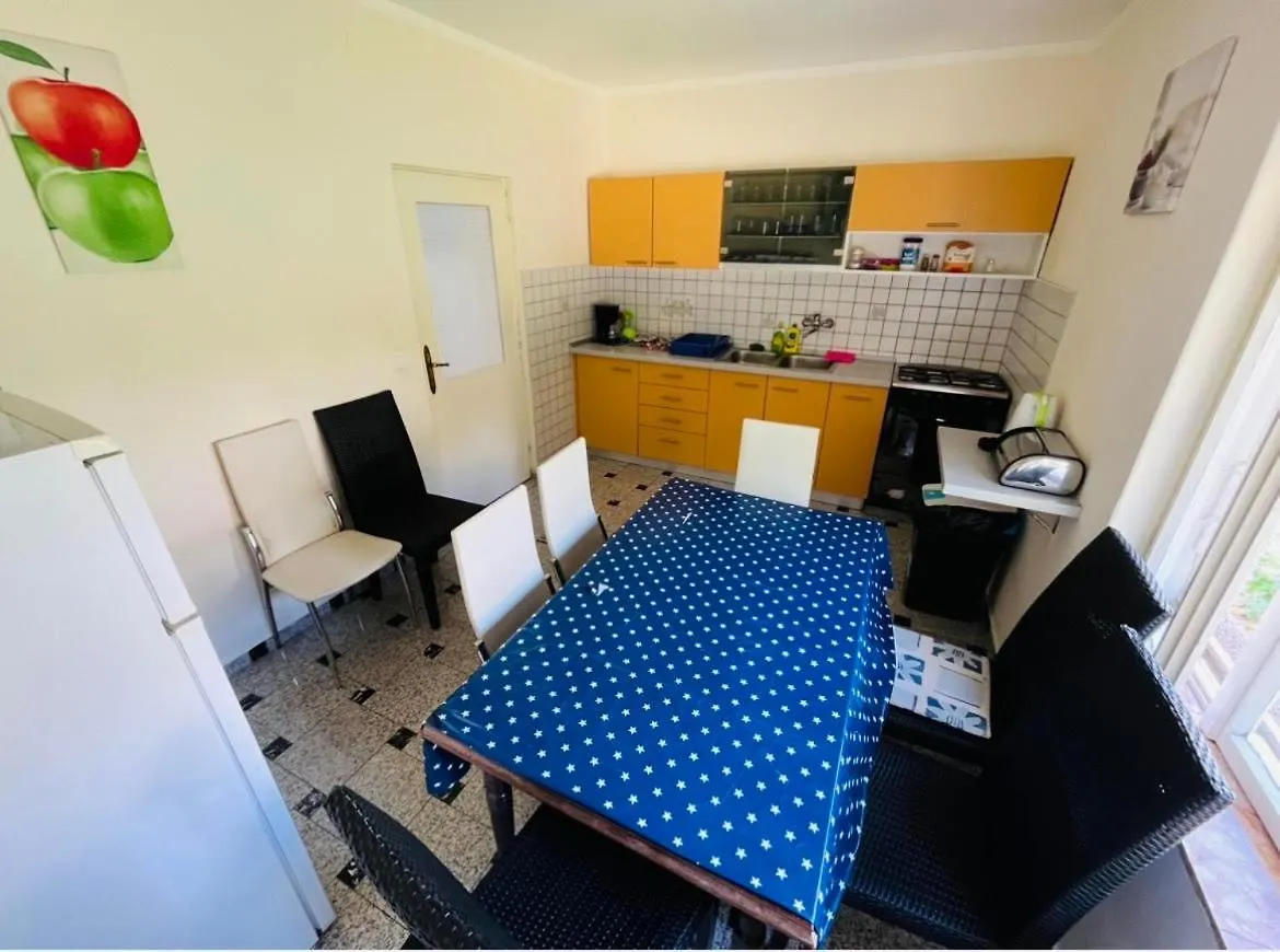 Apartment Tom Dramalj